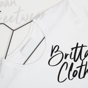 Clattering Brush Typeface